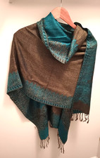 REVERSIBLE TURQUOISE SCARF/SHAWL/WRAP  Pashmina Border Paisley With Fringe