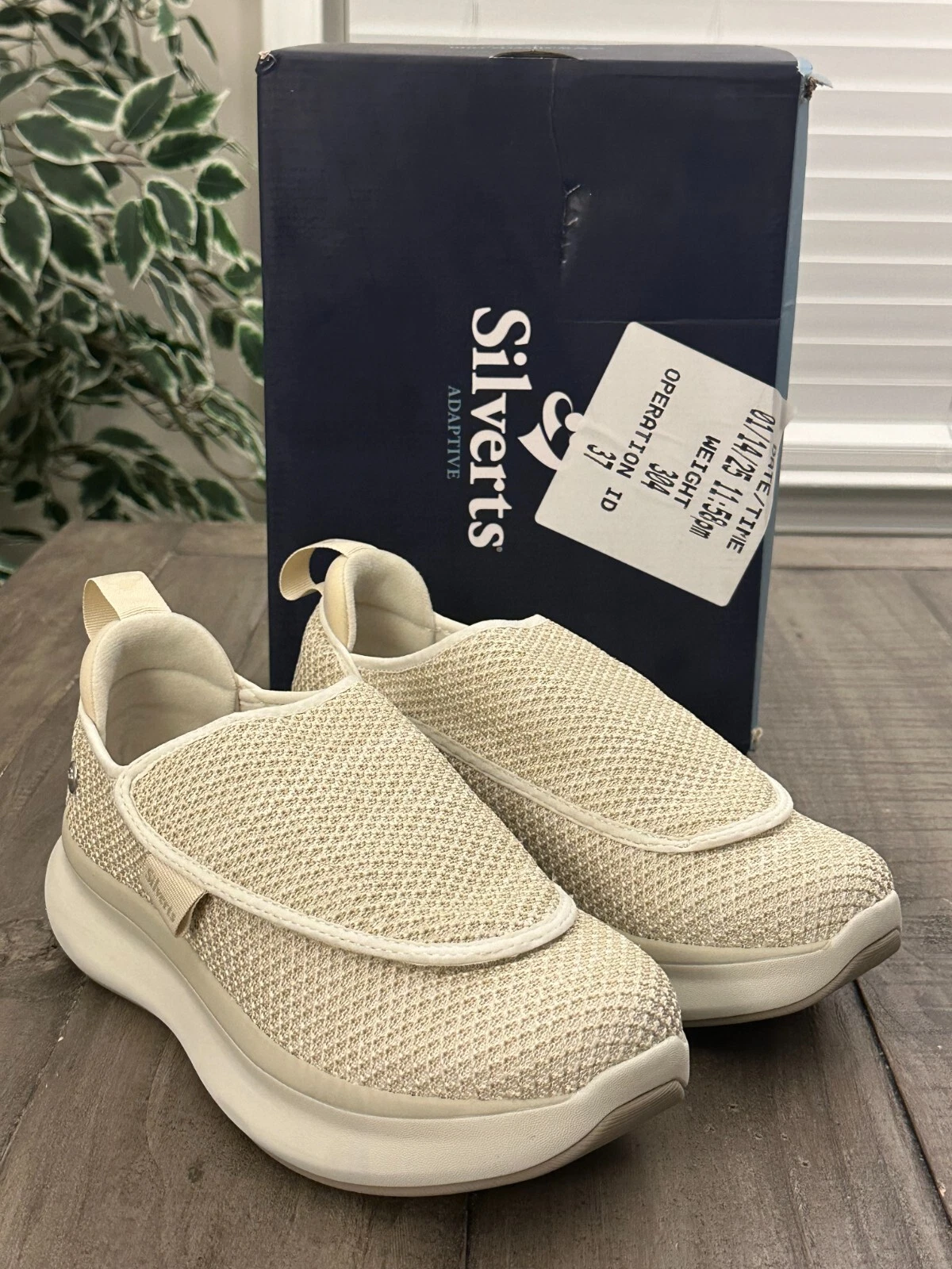 Silverts Womens US9.5 Comfort Adjustable Shoes Easy Closures Oyster/Grey SV15430