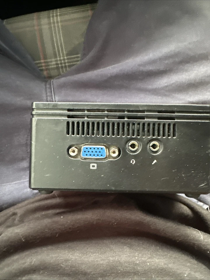 Gigabyte GB-BACE-3150-B1-BWUP ultra compact PC - Image 2 of 4