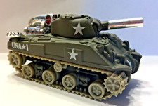 Muscle Machines Military Vehicles Sherman Tank 1:64 Scale  -