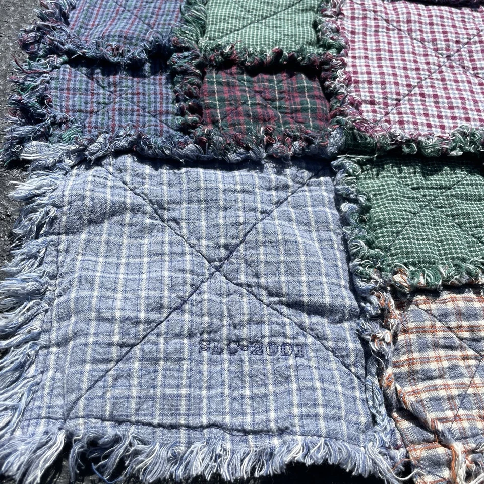 Edredón de trapo vintage retazos raspados 50” x 65” en multicolor hecho en casa Foto 4 de 4