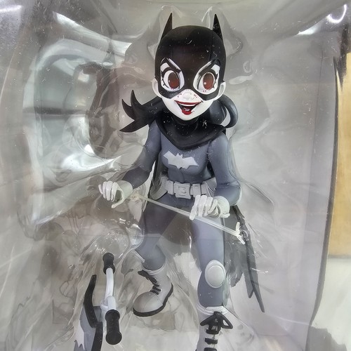 DC Artists Alley BATGIRL Scooter Black & White Chrissie Zullo Figure CHASE NEW - Picture 8 of 16