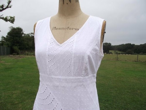 White Swiss Cotton Lightweight Summer Dress Lined UK 12 PER UNA BNWT RRP £45.00 - Picture 3 of 4