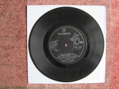 THE DAVE CLARK FIVE PLAY GOOD OLD ROCK 'N' ROLL  - 7'' 45 rpm vinyl record