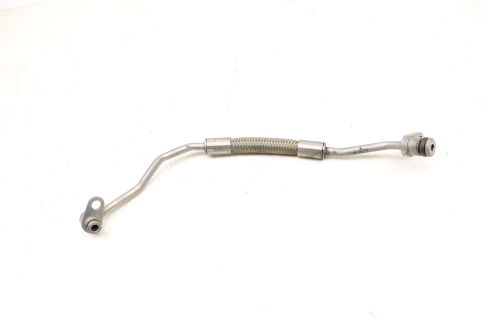 14-16 18 MERCEDES-BENZ E63 AMG S - TUBO/LÍNEA DE ALIMENTACIÓN DE ACEITE TURBO DERECHO (suministro) Foto 2 de 4