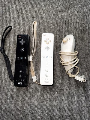 Untested Original Wii Remotes White Remote-1  Black Remote-1 Nunchuck(white)-1