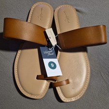Universal Thread Womens Juno Toe Ring Flat Sandals Cognac Multisize NWOB