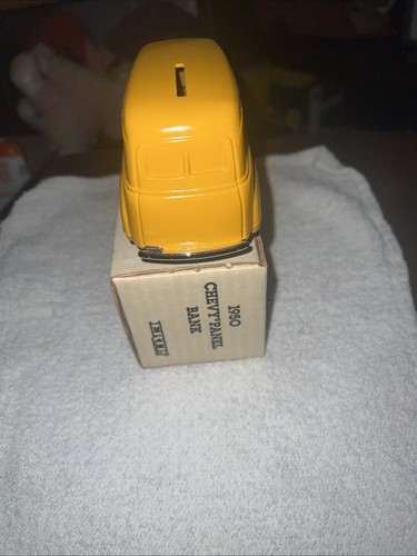 Ertl J.C. Penney’s Yellow 1950 Chevrolet Panel Delivery Truck Van Bank 1:25 - Picture 4 of 5