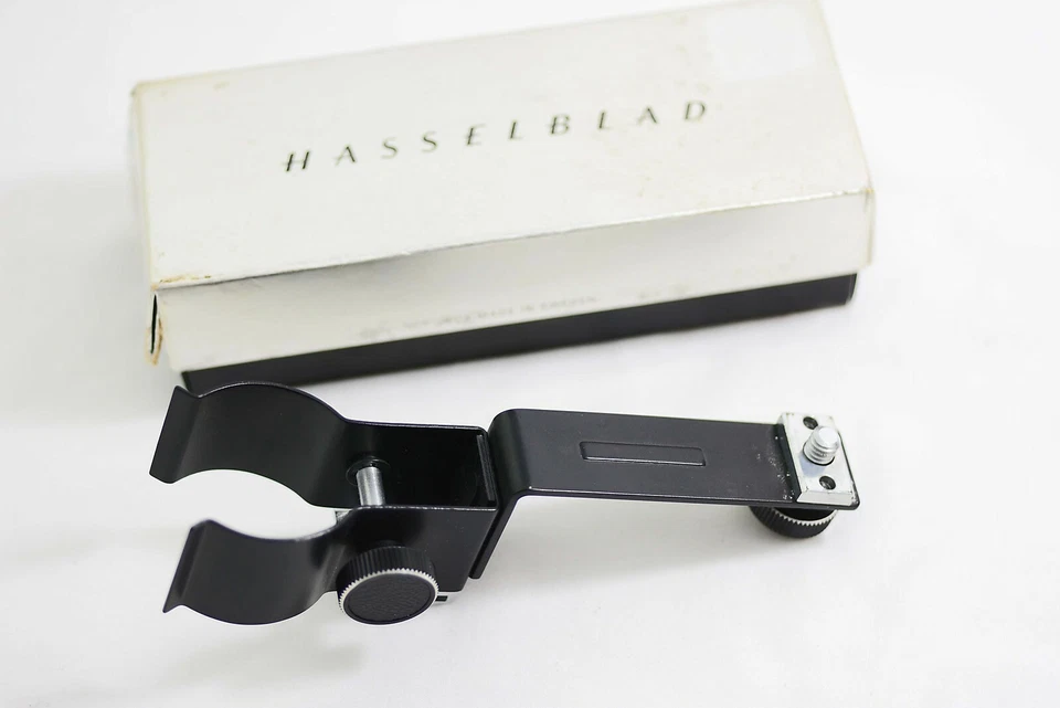 HASSELBLAD CAMERA 45039 ADJUSTABLE FLASH HOLDER (MINT) - Image 2 of 3