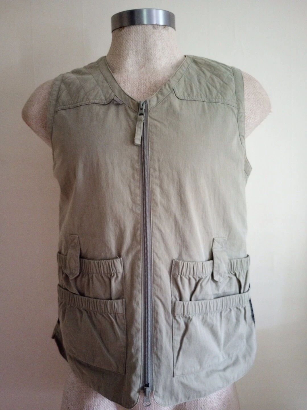 Duluth Trading Co Vest Mens Medium Utility Work Cargo Khaki Fishing Outdoor Zip