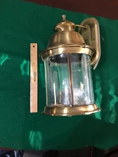 Single Light Fixture Not Sure All Mounting Parts Here