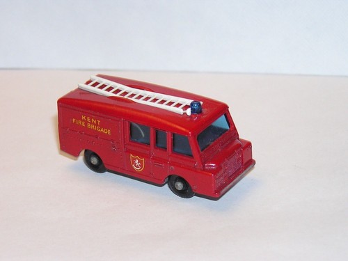 Replacement Parts Matchbox Land Rover Fire Engine #57C WHITE PLASTIC LADDER U.K. - Picture 2 of 2