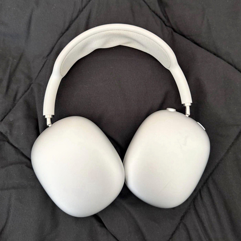 Apple AirPods Max Wireless Bluetooth Over-Ear Headphones w/ Built-In Mic White