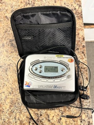 Sony Walkman WM-FX477 FM/AM/Cassette & Case Radio Earphones And Case