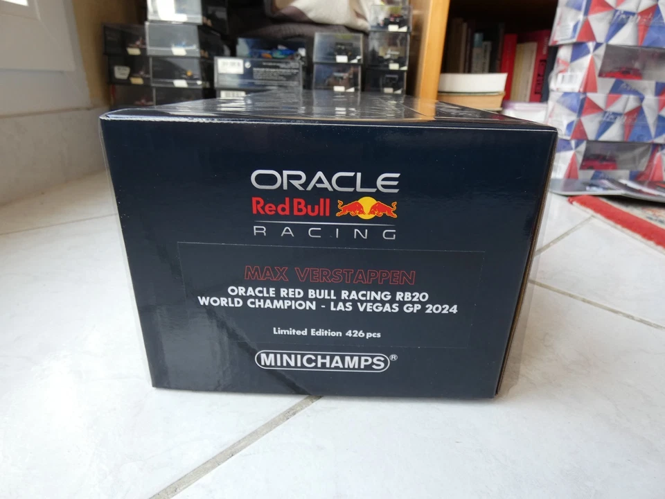 Red Bull RB20 Max Verstappen #1 Las Gp 2024 World Champion 1/18 MINICHAMPS - Image 4 of 4