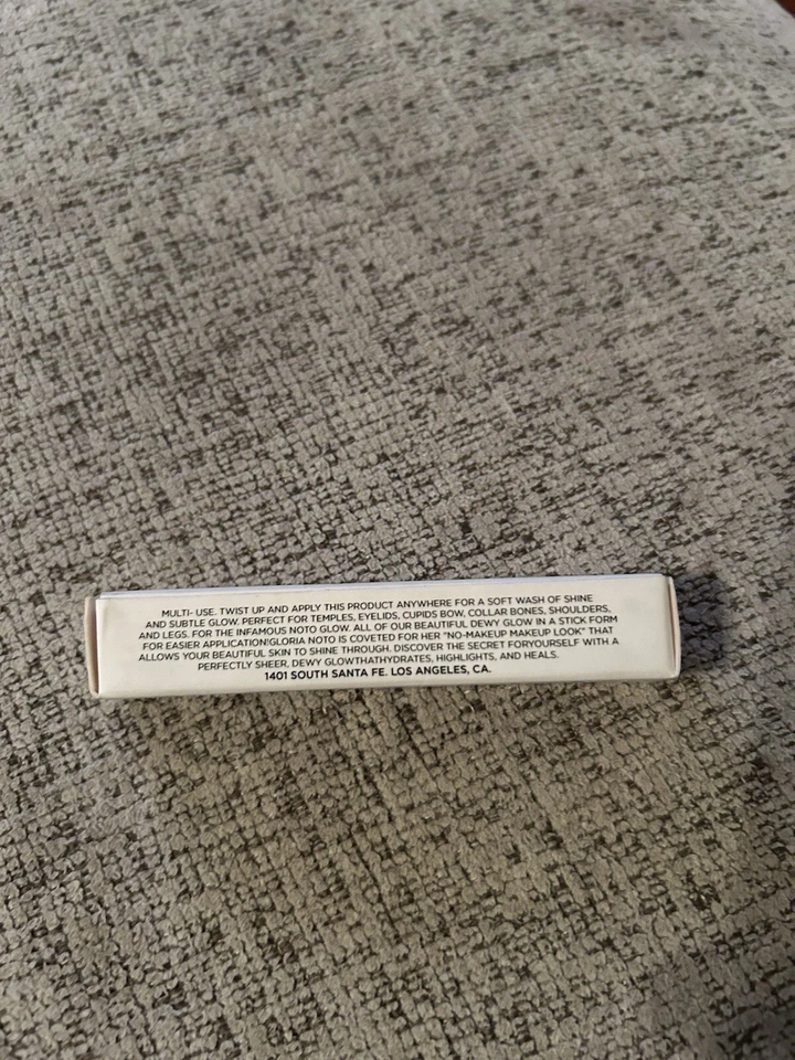 NOTO Botanics - Organic Hydra Highlighter Stick (Face + Body) Natural .07 Oz - Image 3 of 3