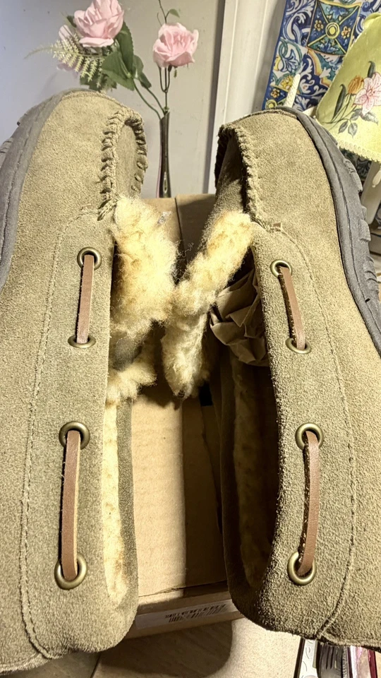 Zapatillas de casa Clarks para hombre mocasín de piel de oveja interior exterior tostado talla 10 AMPLIO  Foto 4 de 4