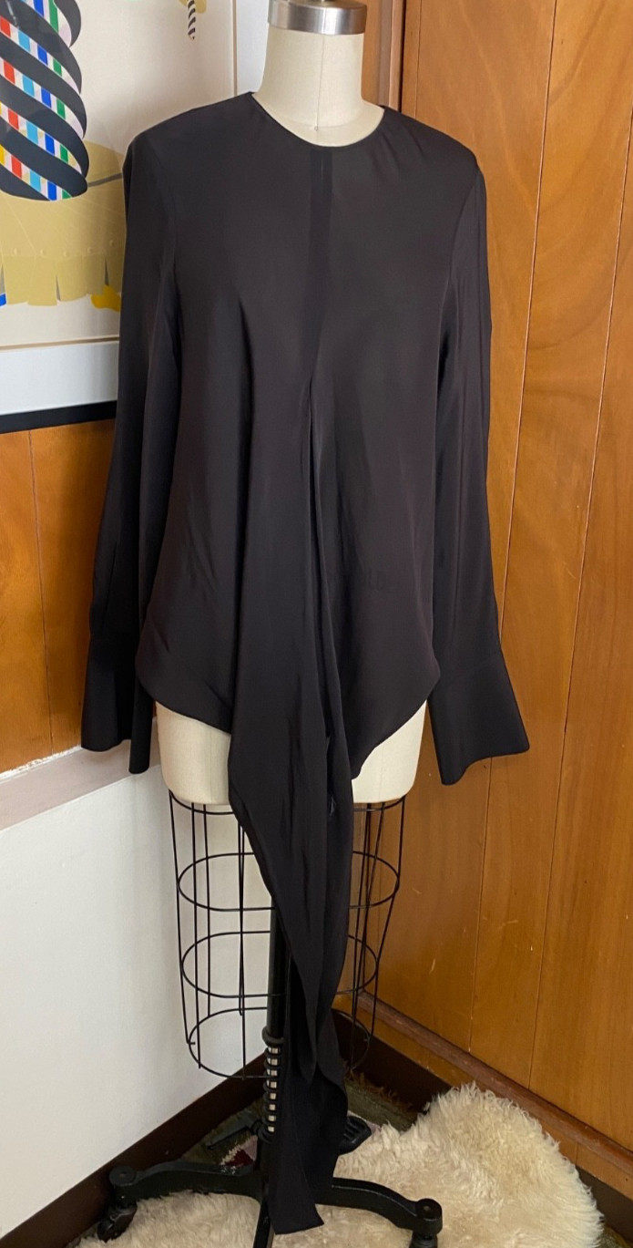 Scanlan & Theodore front split hem wrap Blouse To… - image 5