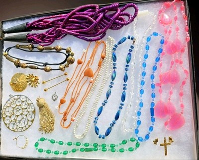 Jewelry lot# vintage 15+pcs, not high grade  different little girl items  1 AVON