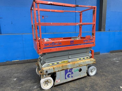 SKYJACK SCISSOR LIFT SJ III-3219