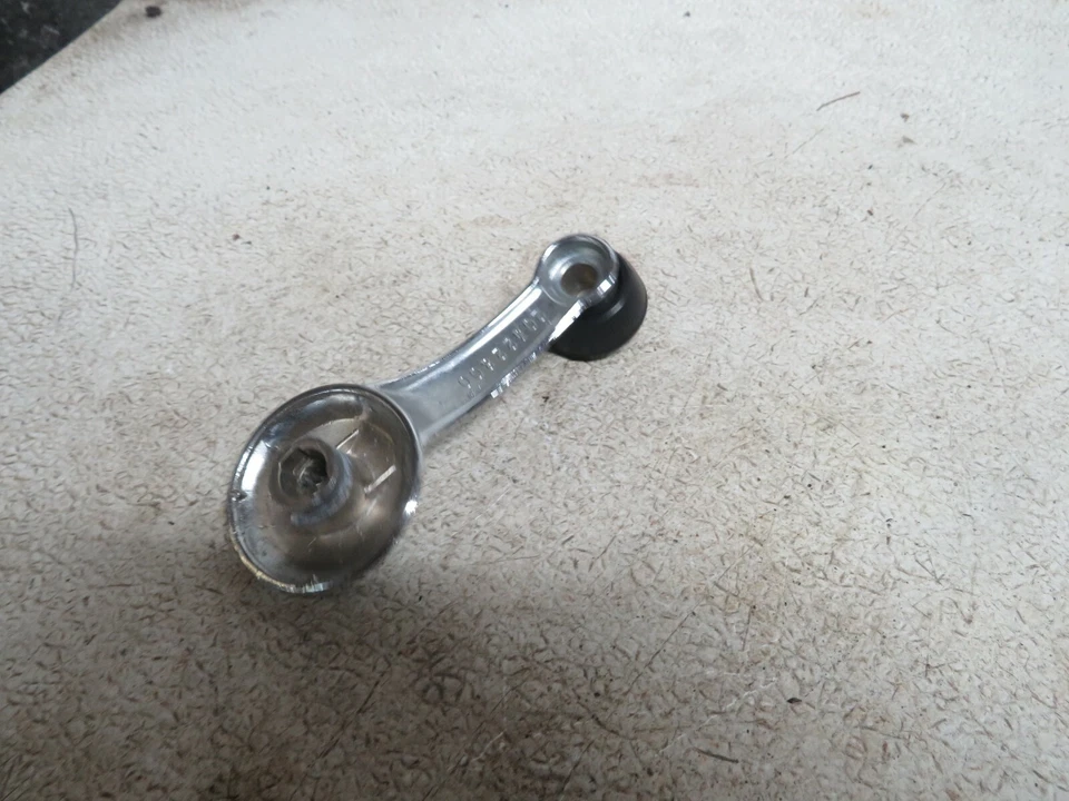 01 CHEVROLET S10 CHEVY TRUCK CRHOME WINDOW CRANK - Image 3 of 3