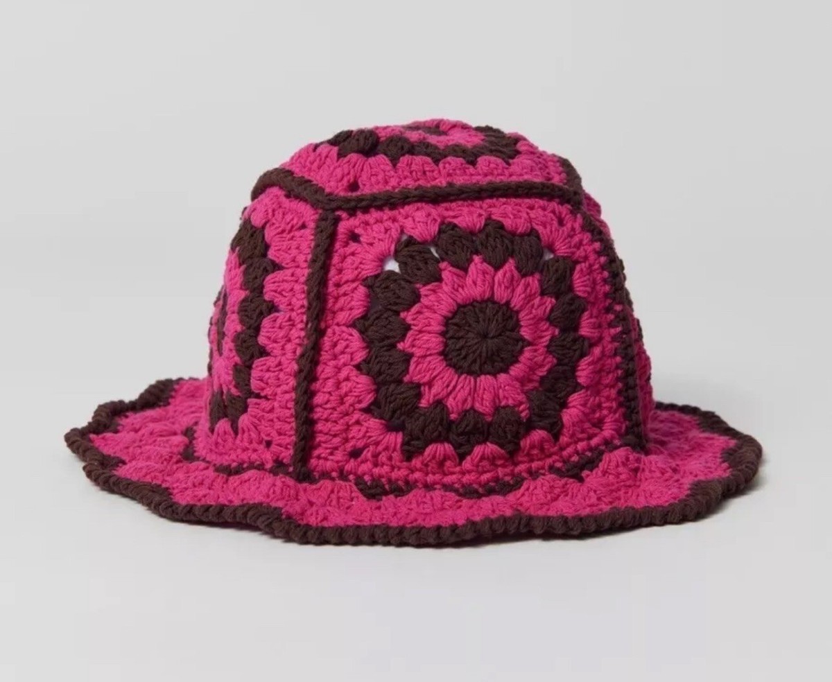 NWOT Urban Outfitters Calypso Crochet Bucket Hat