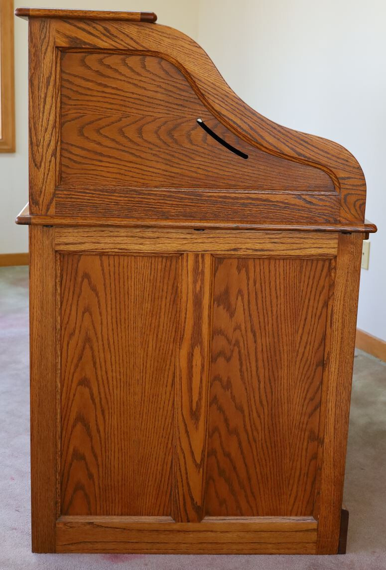 Winners Only Roll Top Desk, original owner, beautiful. Local pickup Pgh