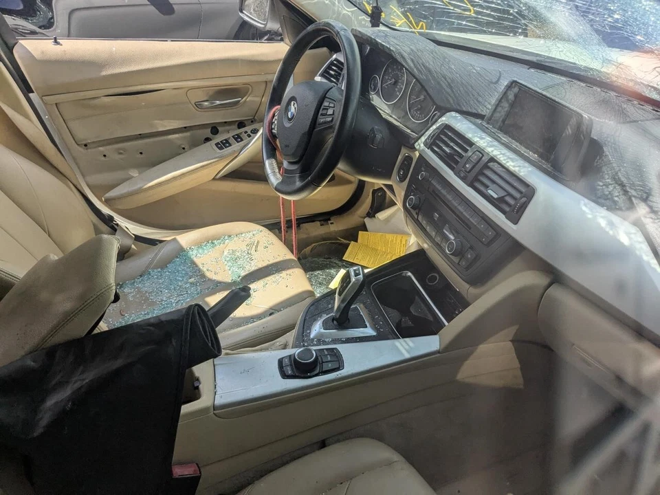 Regulador de janela dianteiro esquerdo usado serve para: 2012 BMW 328I SDN dianteiro esquerdo G - Imagem 3 de 4