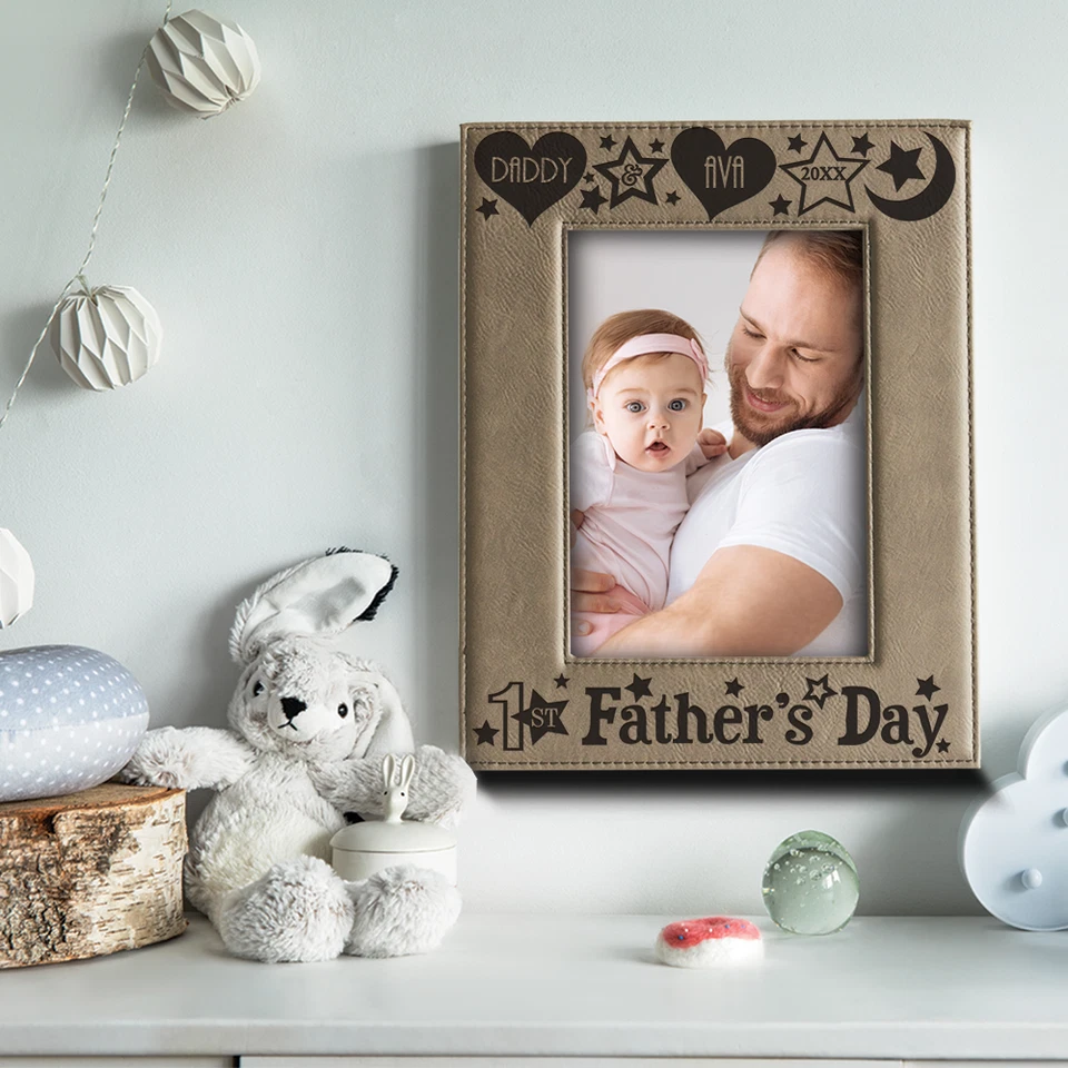 Marco de fotos grabado Bella Busta-primer día del padre-papá y yo personalizado Foto 2 de 4