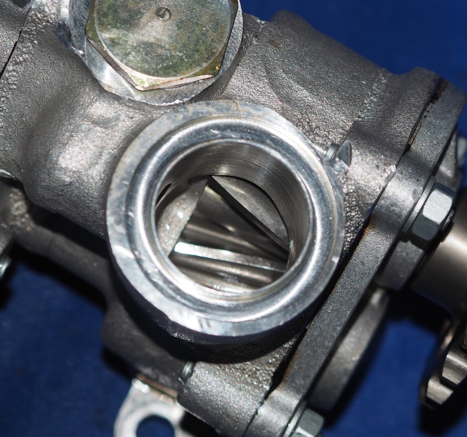 1999-2005 Ferrari 360 3.6L F131B V8 Engine Oil Pump Assembly W/Gear OEM *NOTES*