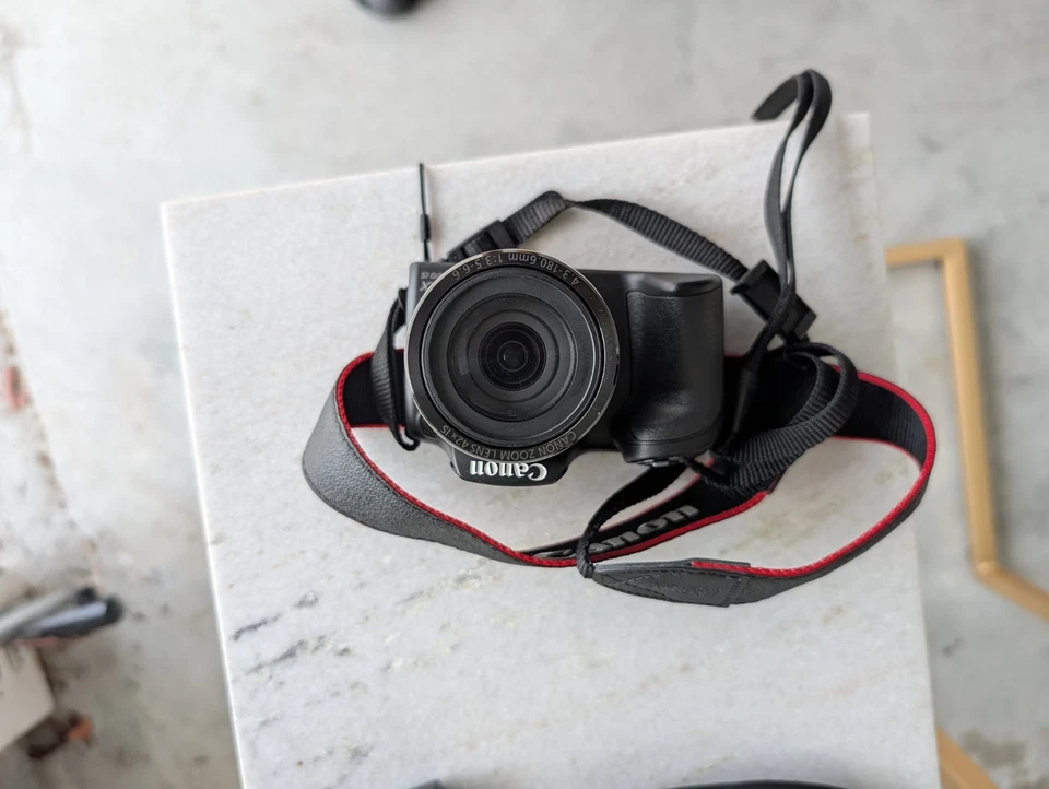 Cámara digital Canon PowerShot SX420 IS Wi-Fi 20,0 MP - negra con accesorios. Foto 2 de 4