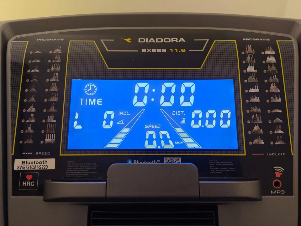 Tapis Roulant elettrico Diadora Exess 11.6 con inclinazione - Immagine 2 di 4