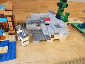 LEGO Minecraft 21135 The Crafting Box 2.0 717 pcs Complete Retired 2016