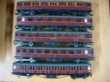 Ian Kirk kit built rake of 5 Gresley ex-LNER 61ft coaches