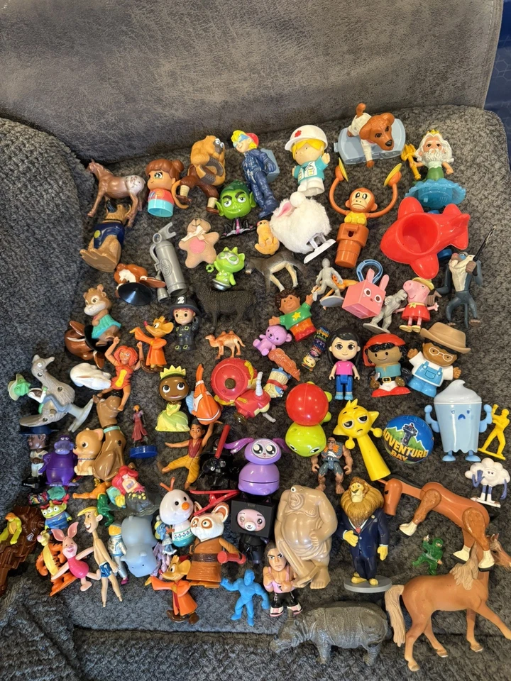 Lote de más de 75 juguetes de Navidad al azar Foto 2 de 4