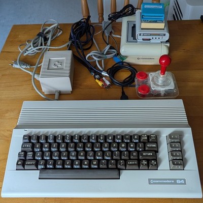 C64 Commodore C64C mit vielen Extras!