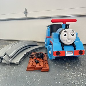 Fisher Price Power Wheels Ride-on Thomas & Friends Thomas with Track BCK92-9963