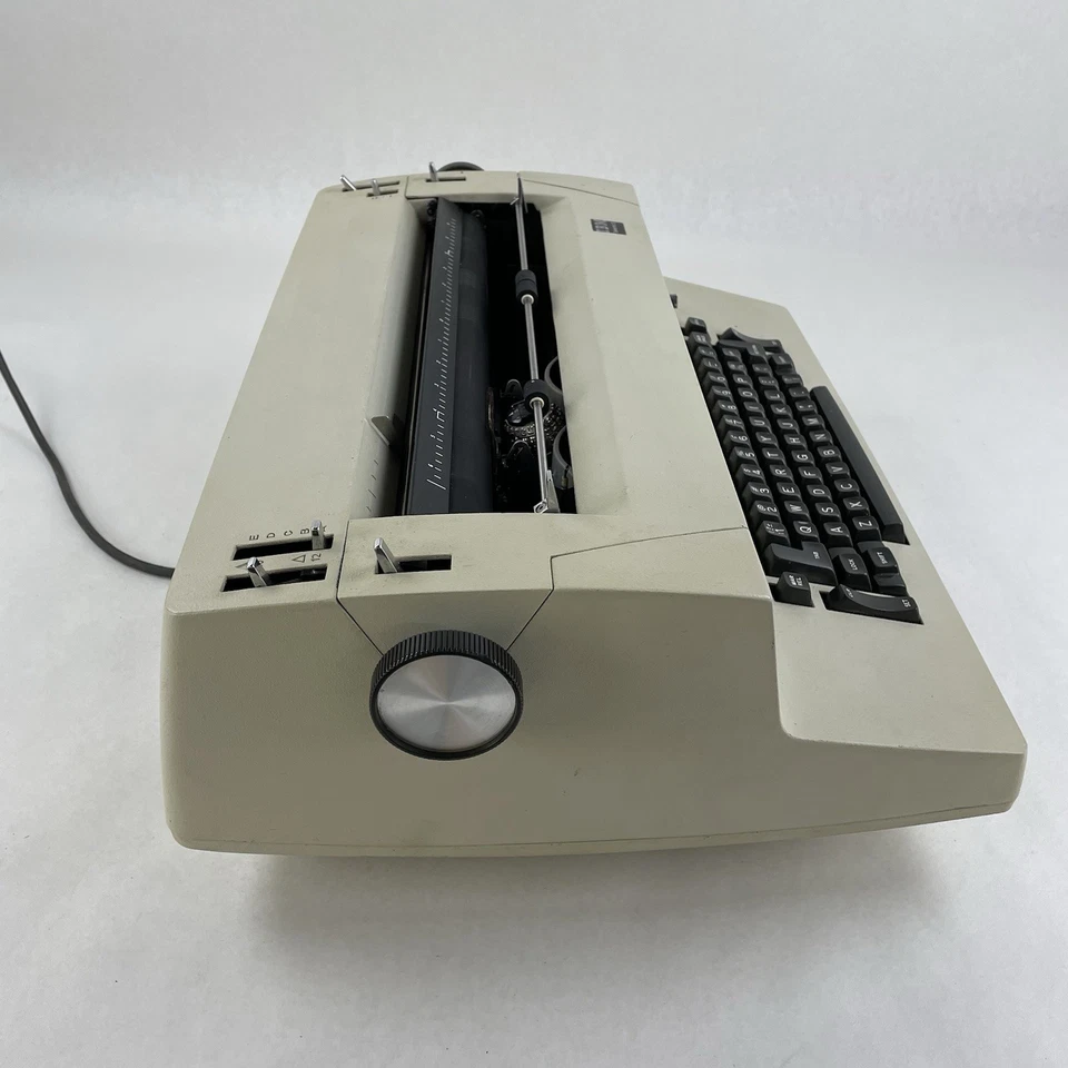 IBM Correcting Selectric II Typewriter Tested No Ribbon - Image 3 of 4
