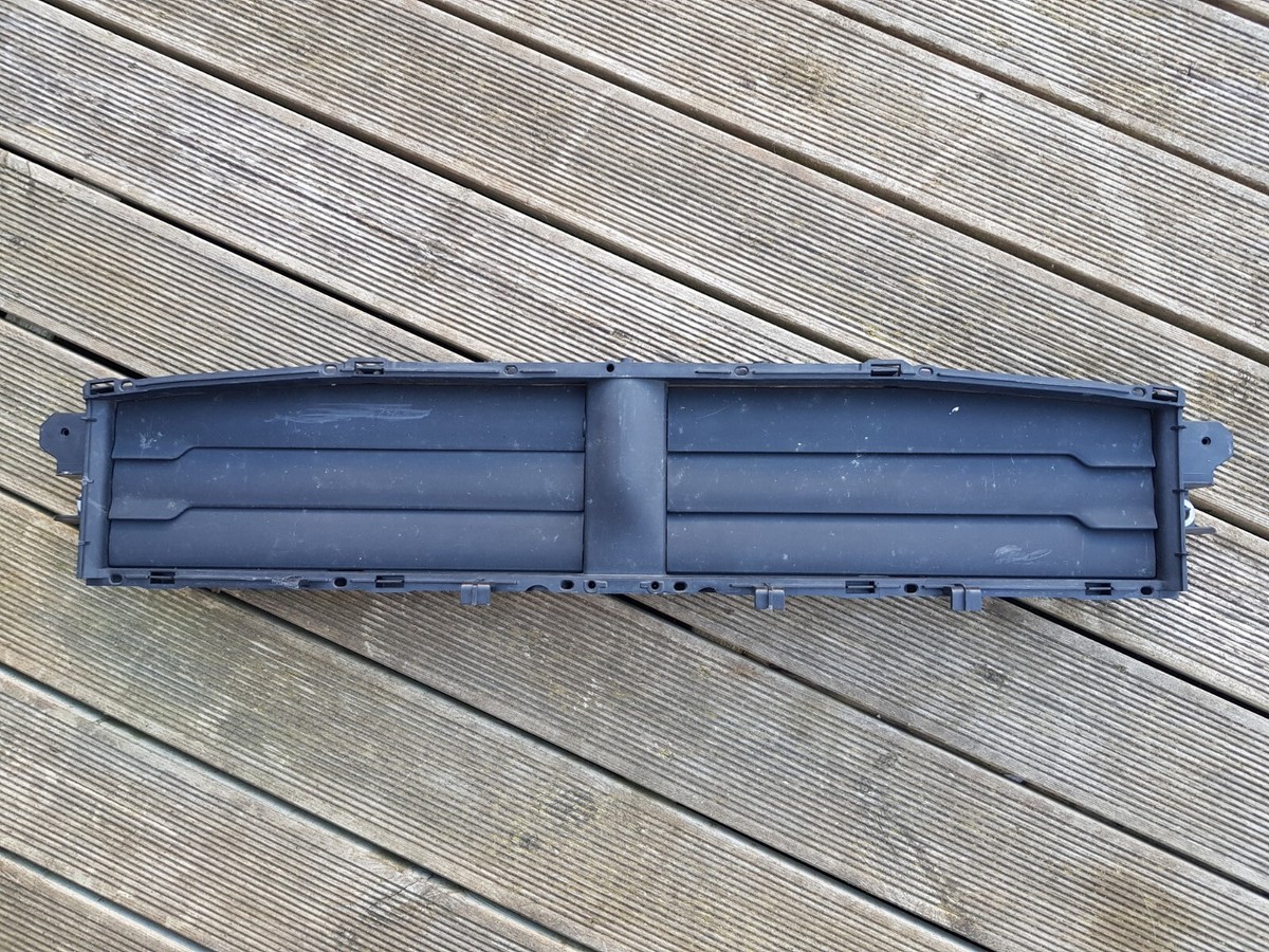 GENUINE PORSCHE MACAN RADIATOR COWLING AIR VENT 95B121635 | eBay