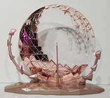 LOL Surprise OMG 2021 NYE Queen Light-Up Moon & Shooting Star Fashion Doll Stand