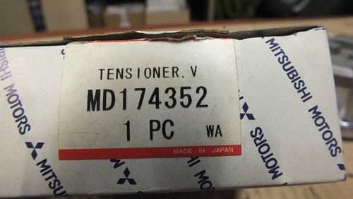New Genuine Mitsubishi 2.0L Diesel Timing Belt tensioner MD174352 M76 - Picture 4 of 5