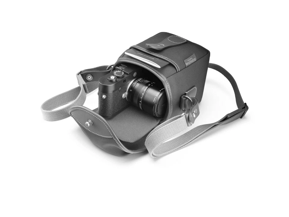 Billingham 72 Mirrorless ILCE Mirrorless Camera Bag - Black with Black (UK) BNIP - Image 4 of 4