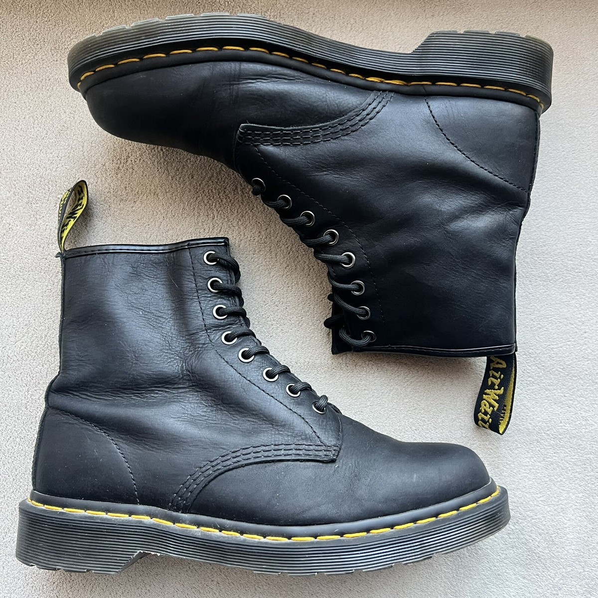 Dr. Martens 20846 Black Smooth Leather 8-Eye Boot Men's 9 Dr. Martens 20846 Black Smooth Leather 8-Eye Boot Men's 9