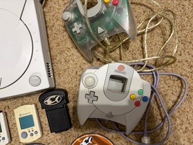 Working Sega Dreamcast HKT-3020 W/ Controllers, Games, VMU Memory Cards, + More
