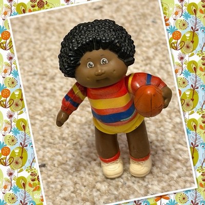 Vintage 1984 Cabbage Patch Kids PVC 3,5'' Figur AA Dark Skin Boy Rugby