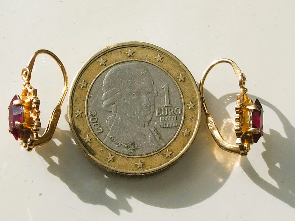 JOLIES BOUCLES D'OREILLES ANCIENNES 1970/80 en Plaqué or avec PIERRE ROUGE - Photo 3/4