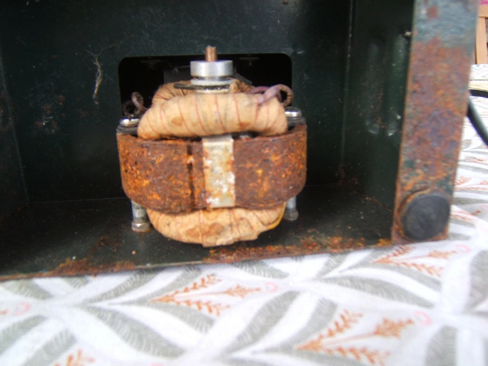 Projecteur LAPIERRE 8mm + 14 films 8mm + 2 catalogues de films de 1961 - Photo 2/4