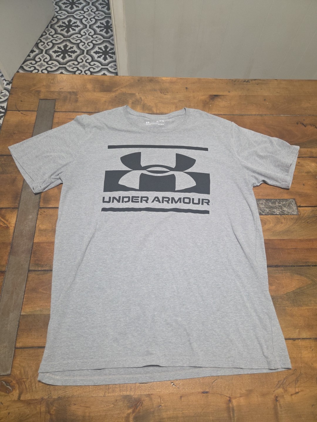 Under Armour Men's XL HeatGear Blocked Sportstyle Logo Gray T-Shirt Loose Fit