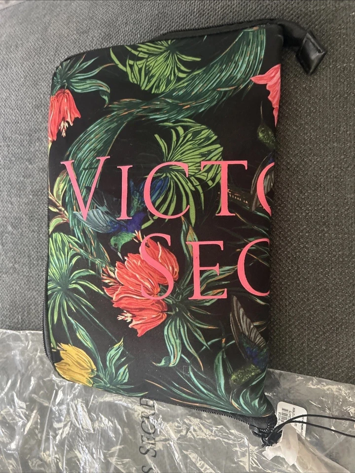 Victoria's Secret VS Black Floral Weekend GETAWAY GYM BAG TOTE ZIP TOP  NWT - Image 4 of 4