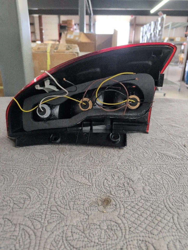 Luz de freno de parada de lámpara trasera de coche luz de señal de giro compatible con Foto 3 de 4